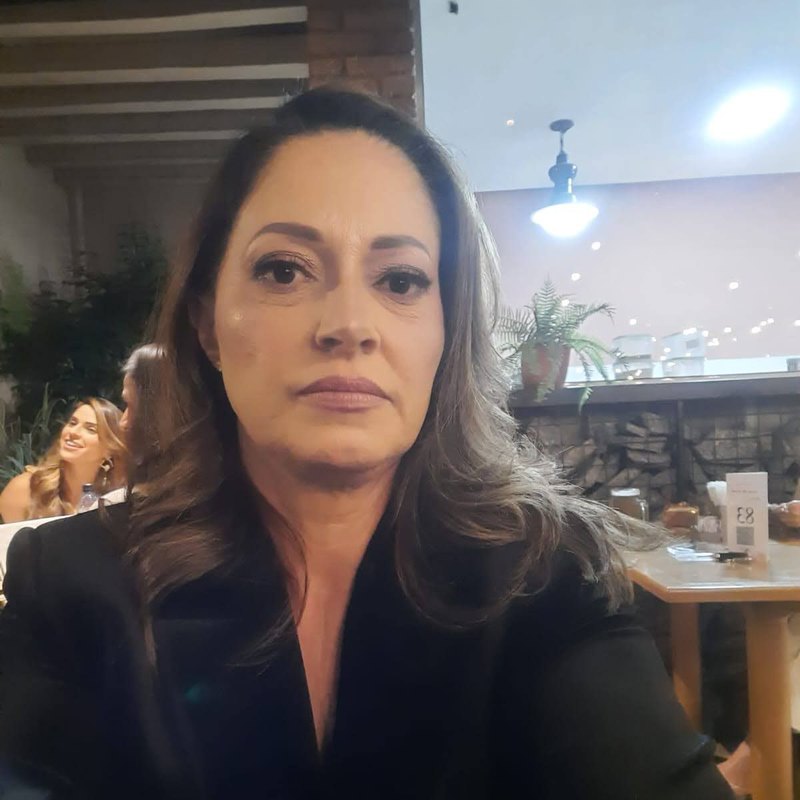 Tânia Ribeiro, criadora do eBook A Arte de Fazer Patês Gourmet